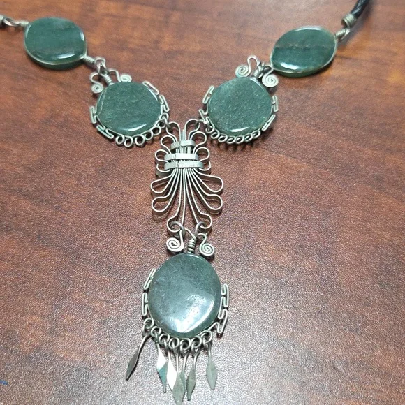 Natural Green Stone Necklace - Picture 4 of 4